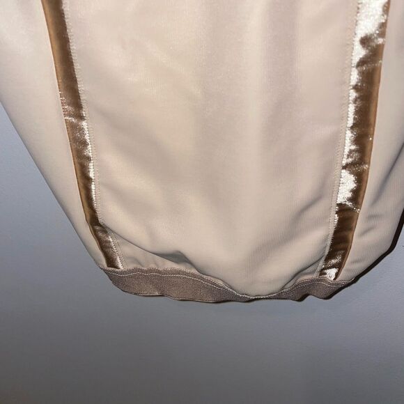 Maidenform 36B Ultra Firm Convertible Slip Underwire Latte FL2304 Shapewear - Picture 2 of 7